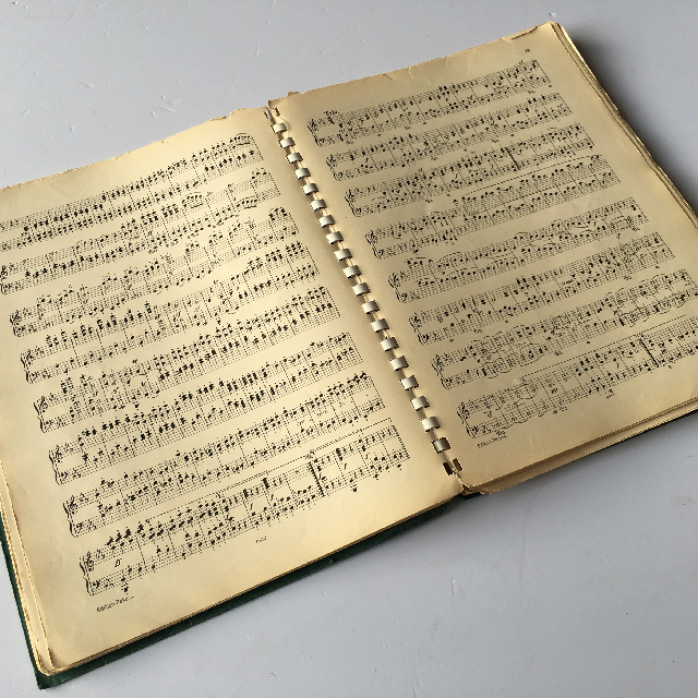 MUSIC BOOK, Green Binder Cover